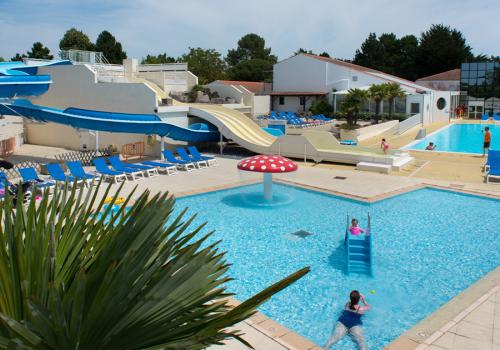 Piscine extérieure au Bois de Masson